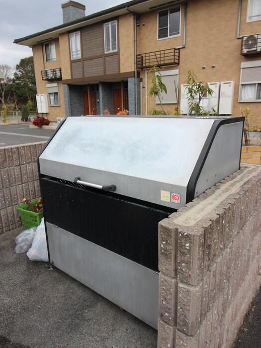 物件外観写真4　(建物設備)