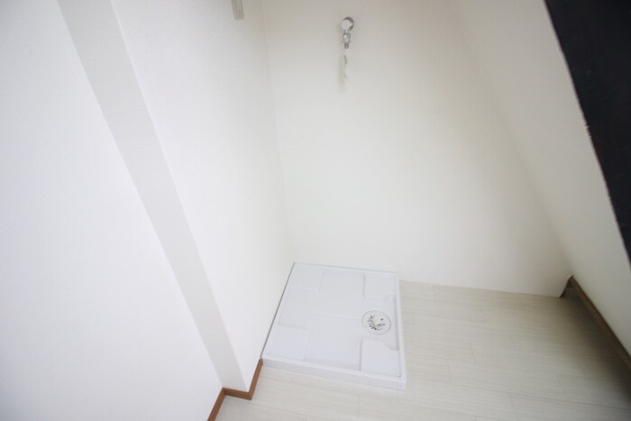 物件内観写真18　(洗濯機置場)