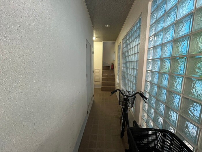 物件外観写真4　(エントランス部分)