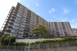千里桃山台団地Ａ－１棟(609)外観写真