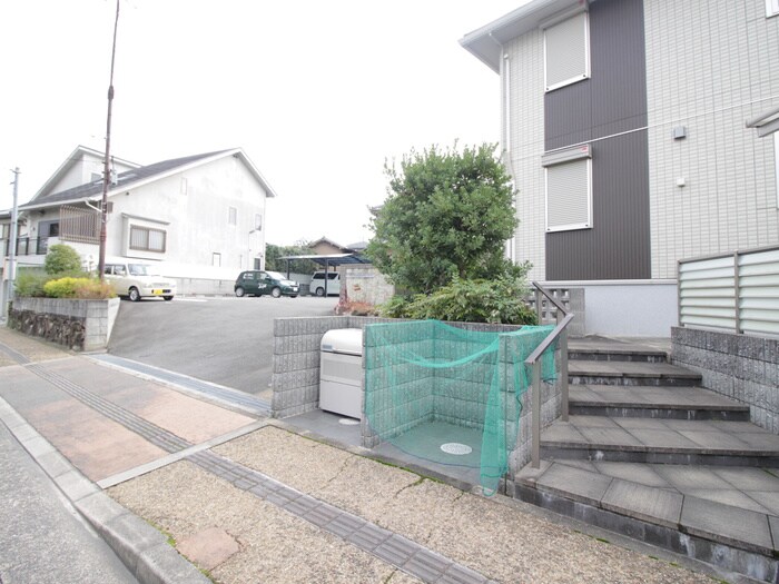 物件外観写真4　(建物設備)