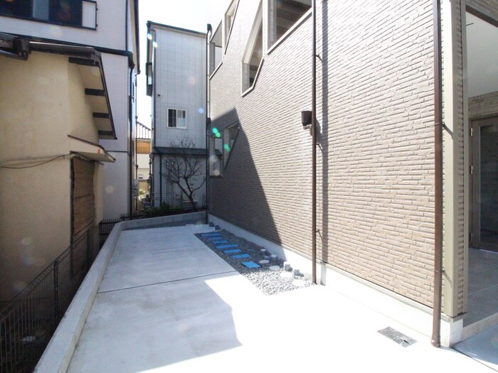 物件外観写真5　(駐輪場)