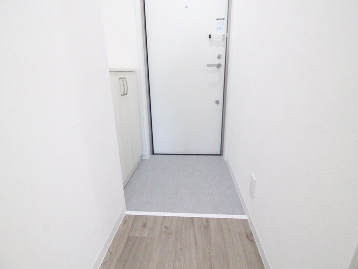 物件内観写真11　(玄関)