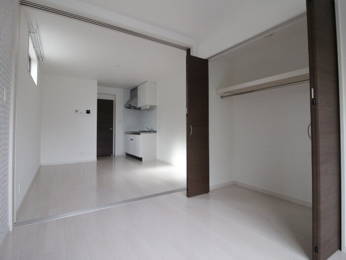 物件内観写真2　(居室)