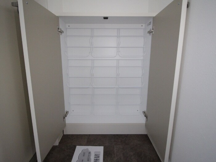 物件内観写真17　(靴箱)