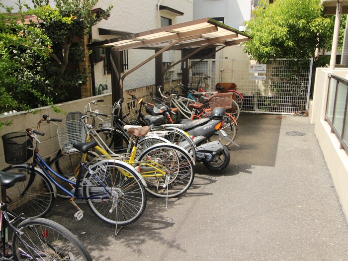 物件外観写真6　(駐輪場)