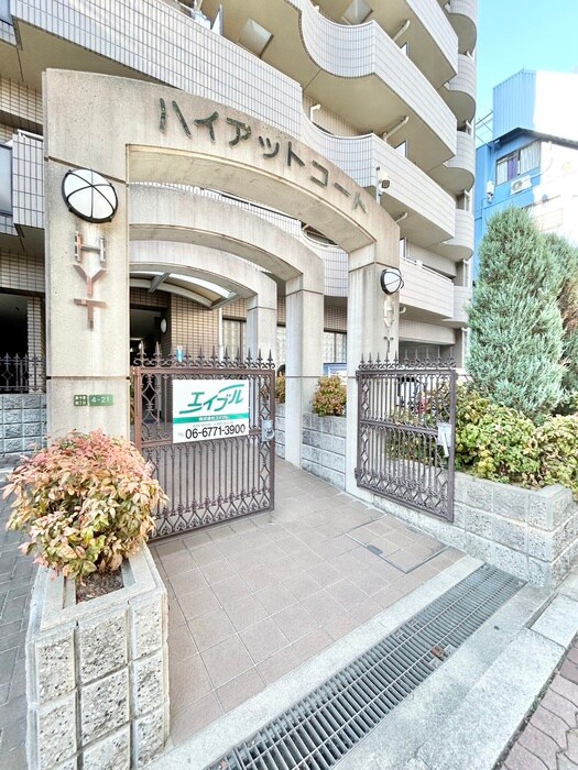 物件外観写真2　(エントランス部分)