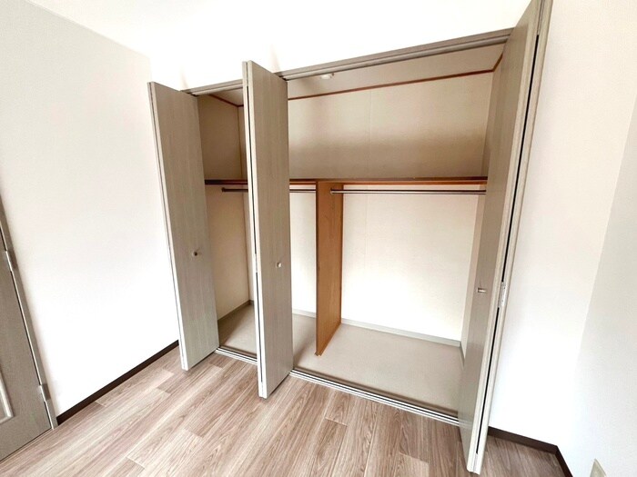 物件内観写真12　(収納)