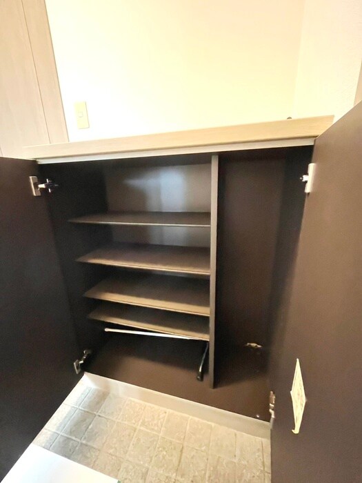 物件内観写真15　(靴箱)