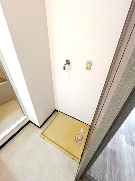 物件内観写真17　(洗濯機置場)