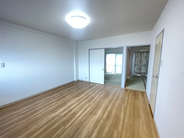 物件内観写真9　(居室)