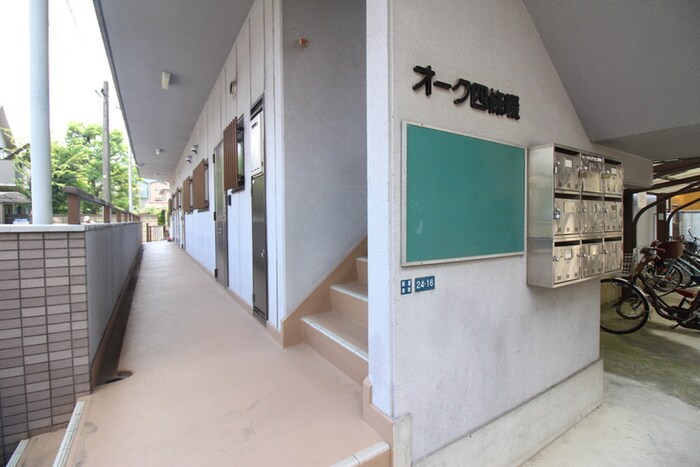 物件外観写真4　(エントランス部分)