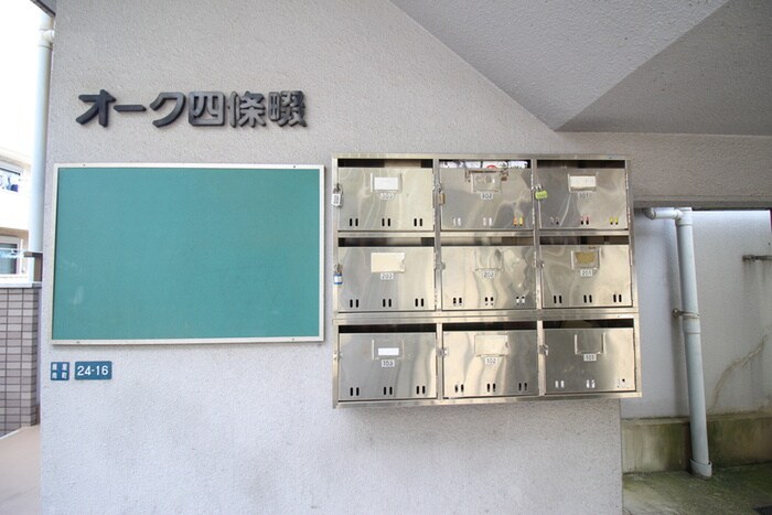 物件外観写真5　(エントランス部分)