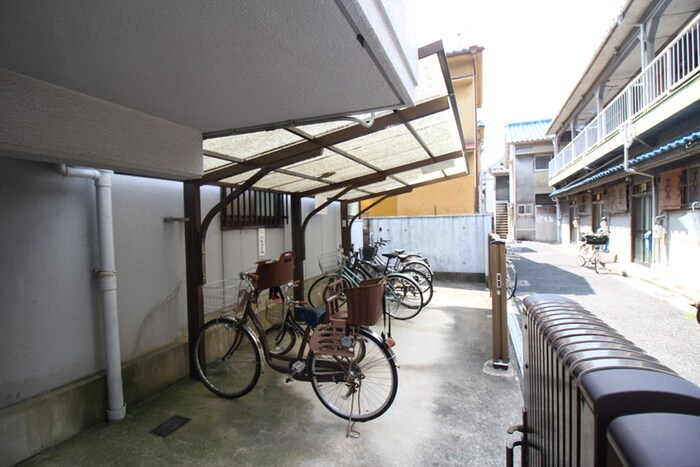物件外観写真6　(駐輪場)