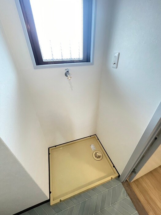 物件内観写真12　(洗濯機置場)