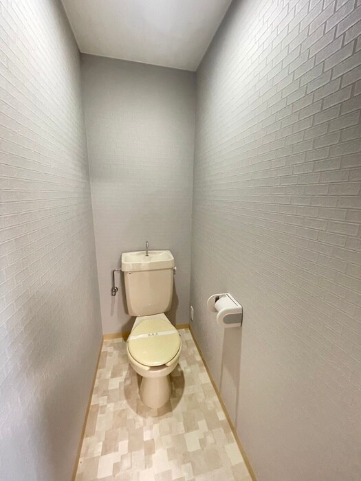 物件内観写真14　(トイレ)