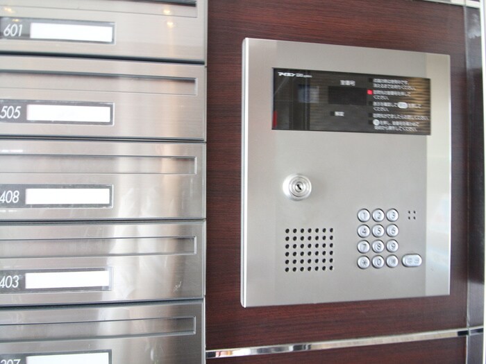 物件外観写真4　(エントランス部分)