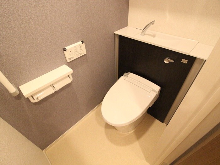 物件内観写真11　(トイレ)