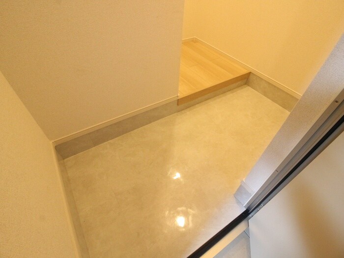 物件内観写真14　(玄関)