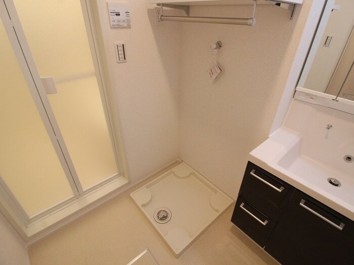 物件内観写真18　(洗濯機置場)