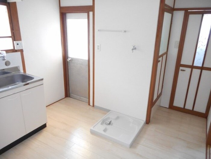 物件内観写真11　(洗濯機置場)