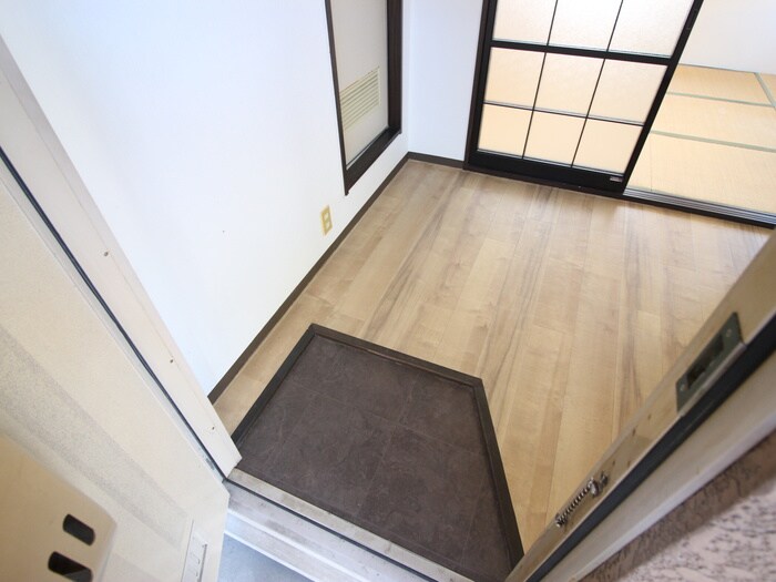 物件内観写真19　(玄関)