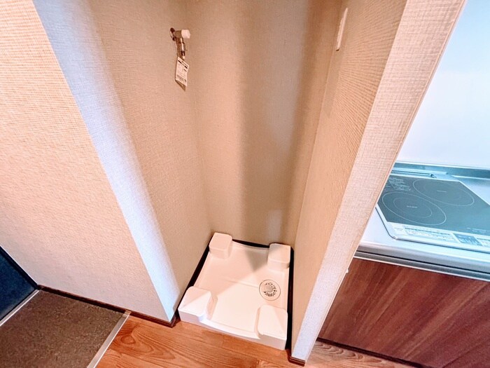 物件内観写真15　(洗濯機置場)