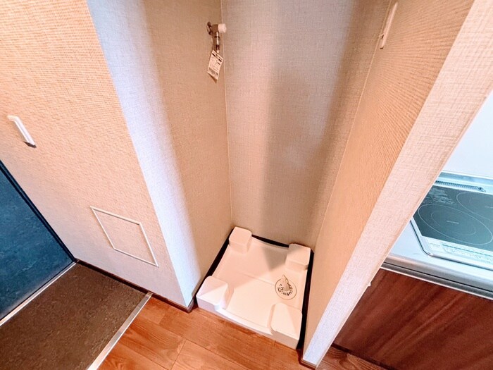 物件内観写真15　(洗濯機置場)