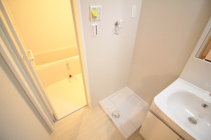 物件内観写真12　(洗濯機置場)