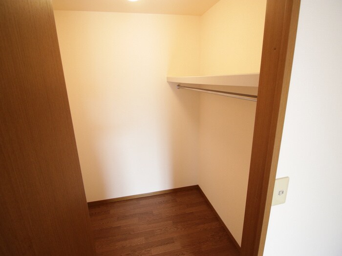 物件内観写真10　(収納)