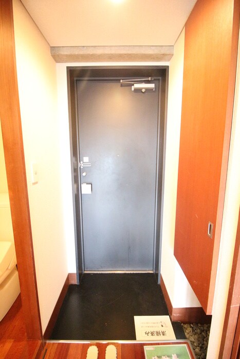 物件内観写真13　(玄関)