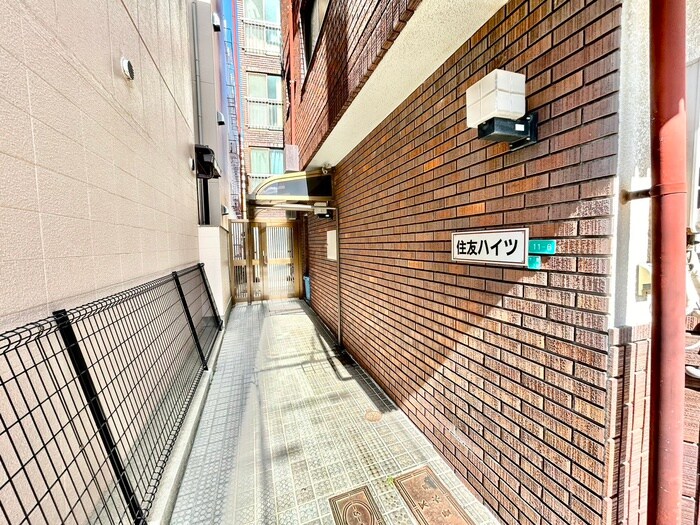 物件外観写真3　(エントランス部分)