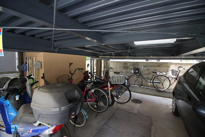物件外観写真5　(駐輪場)