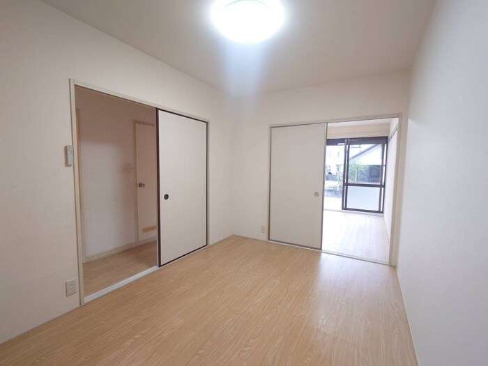 物件内観写真11　(居室)