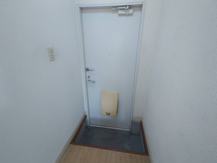 物件内観写真18　(玄関)