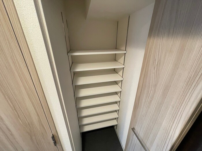 物件内観写真15　(靴箱)