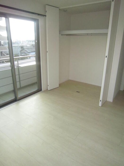 物件内観写真10　(収納)