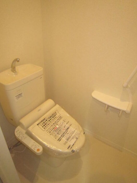 物件内観写真14　(トイレ)