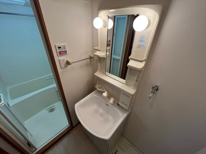 物件内観写真9　(洗面)