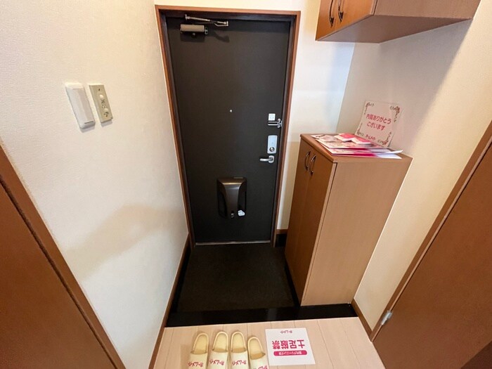 物件内観写真15　(玄関)