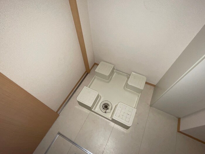 物件内観写真13　(洗濯機置場)