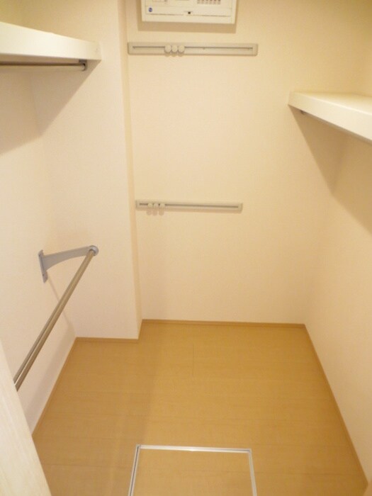 物件内観写真16　(収納)