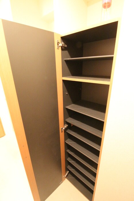 物件内観写真8　(靴箱)