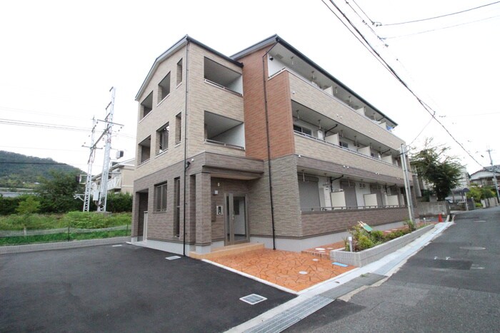 物件外観写真2　(駐車場)