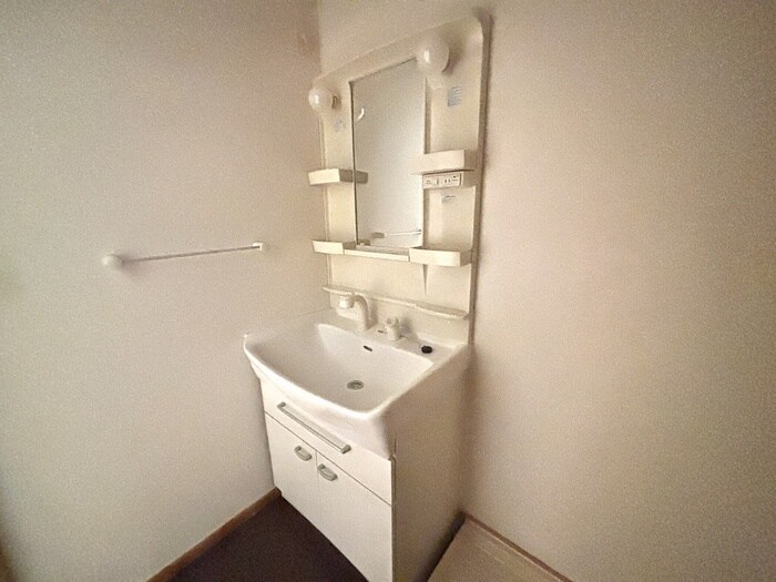 物件内観写真9　(洗面)