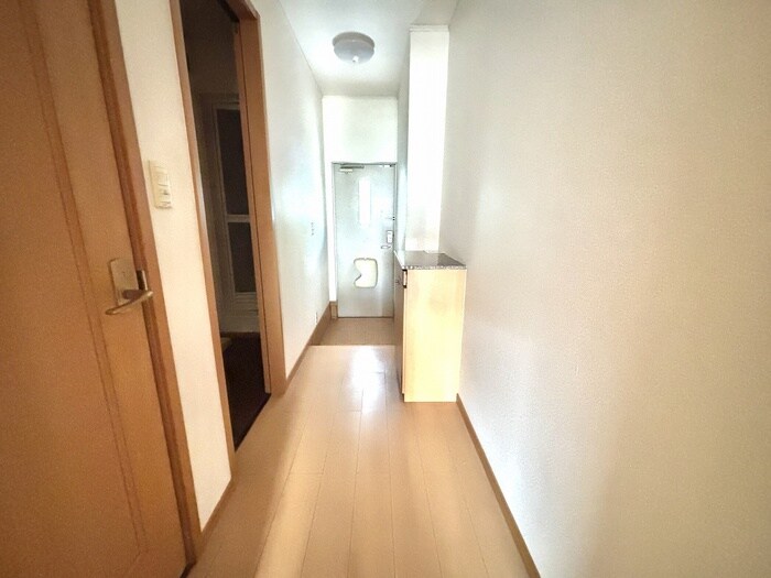 物件内観写真19　(廊下)