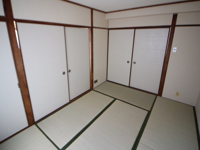 物件内観写真9　(居室)