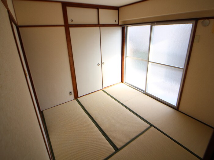 物件内観写真10　(居室)