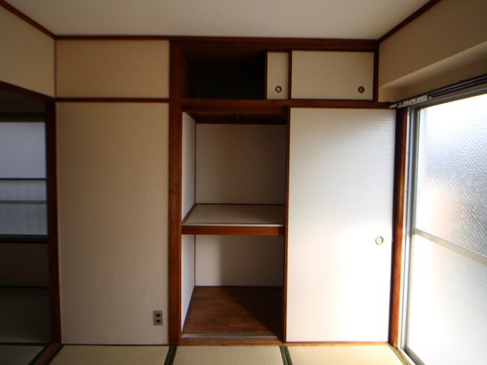 物件内観写真18　(収納)