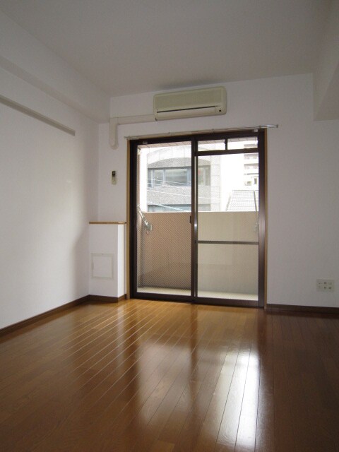 物件内観写真4　(居室)